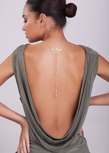 Halsketten - Etsy.de | Backdrops necklace, Drop necklace, Back necklace