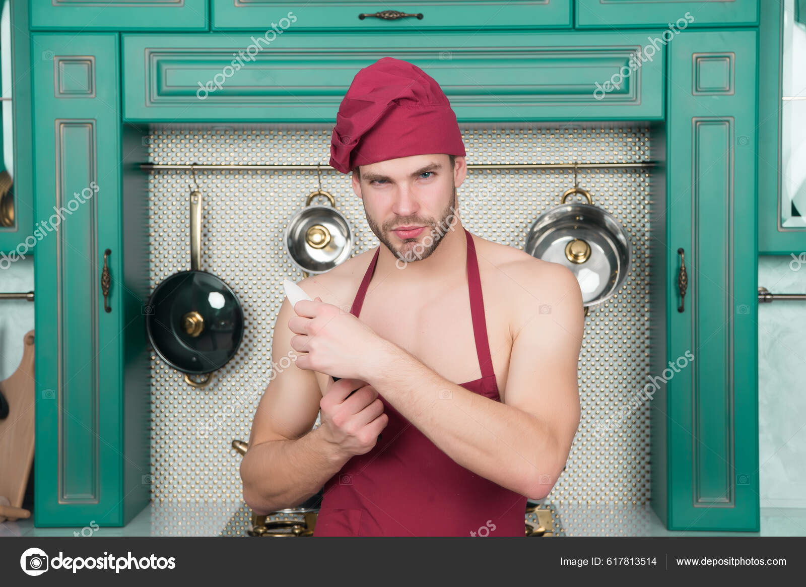 Sexy Mann Mit Messer Muskulöser Koch Der Küche Vorbei Der -  Stockfotografie: lizenzfreie Fotos © stetsik 617813514 | Depositphotos